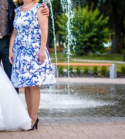 Spoločenské šaty, 40