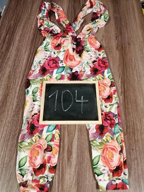 Nohavice volanove traky, 104