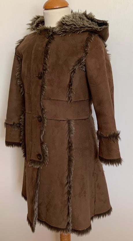 Dievčenský kožuch, 122