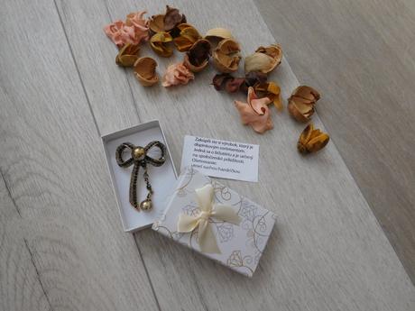 Zelená mašľa brošňa kovová +štras, nová,, 