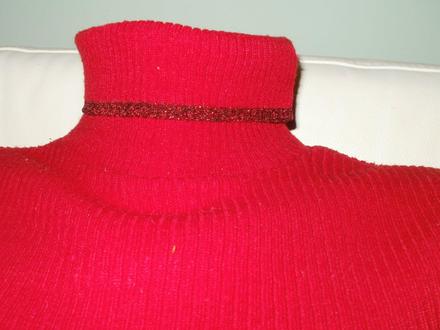 Rolákové tričko s trblietkovým lemom, m