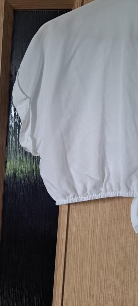 Biela krátka košeľa, 152