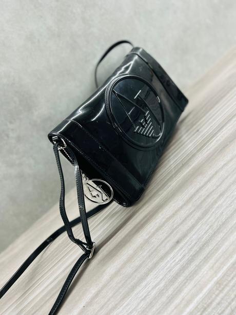 Armani kabelka, armani