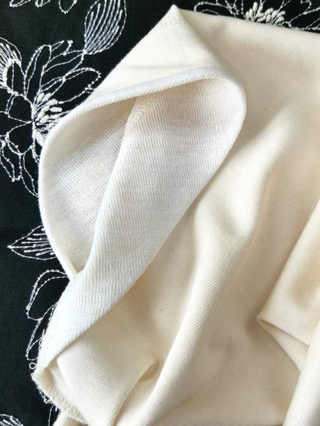 Carla - šatka z ľanového úpletu,