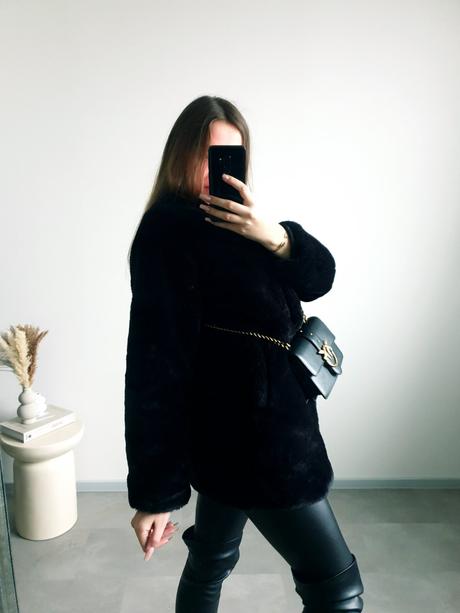 Čierny kožúšok 40, 40