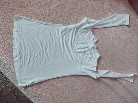 Biely natelnik so stojacikom, 140