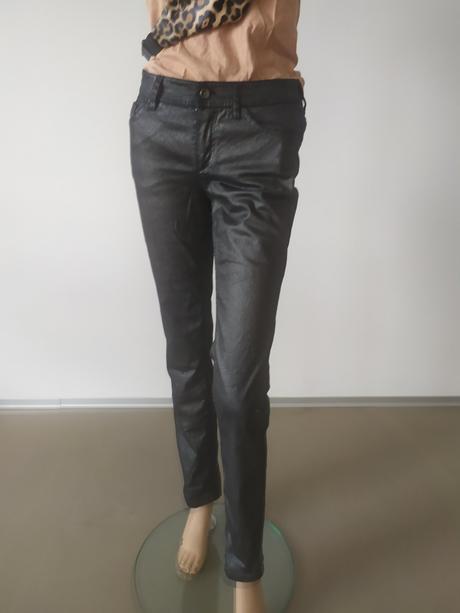 C134 nohvice pekne, xs