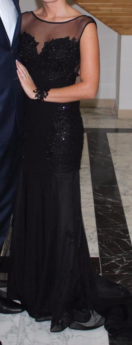 Čierne spoločenské šaty, s