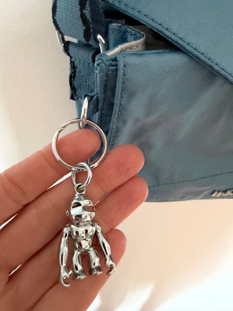 Kipling ..bledomodra kabelka..super stav, kipling