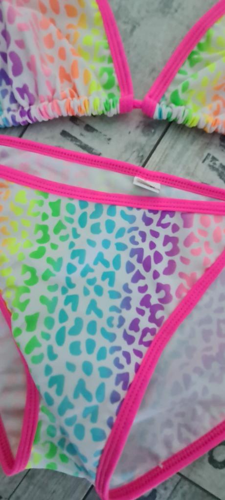 Viacfarebne plavky, l