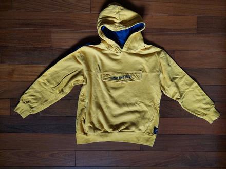 Horčicová mikina, 152