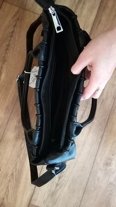 Krásna nová kabelka stredne veľká, 