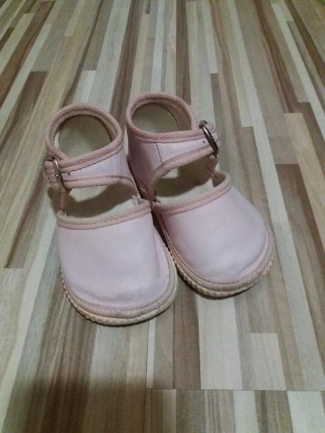 Topánky na prvé kroky, 19