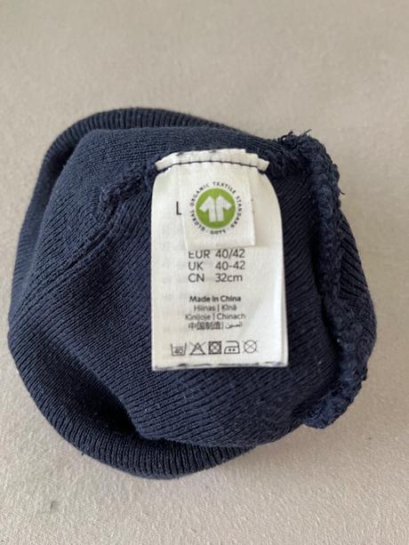 Lindex ciapka s brmbolcami, lindex,56