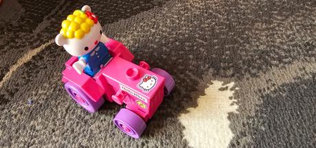 Hello kitty megabloks, 