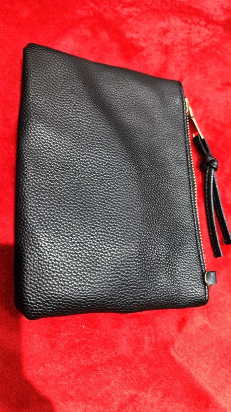 Čierna crossbody kabelka,