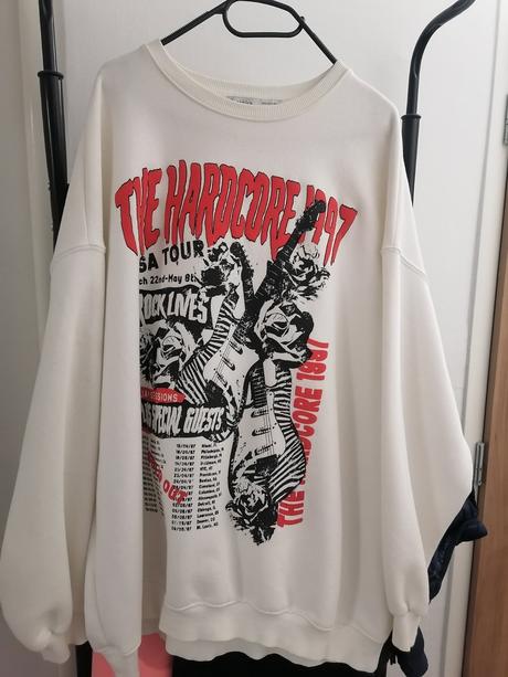 Krasna mikina, bershka,m