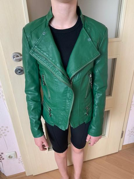 Kožená bundička, 140