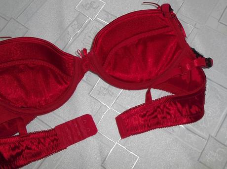 Sexy cervena podprsenka, 75c