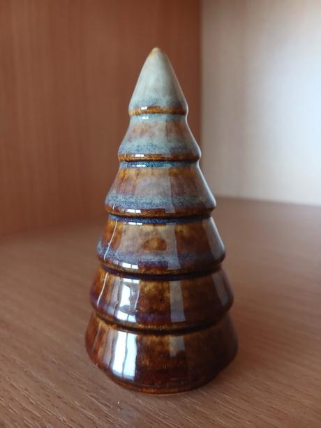 Dekoračný porcelánový stromček 10 cm,