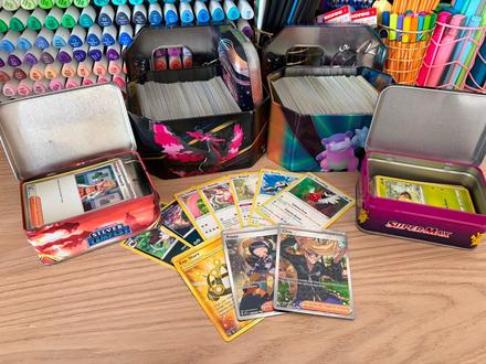 Pokémon karty + boxy,