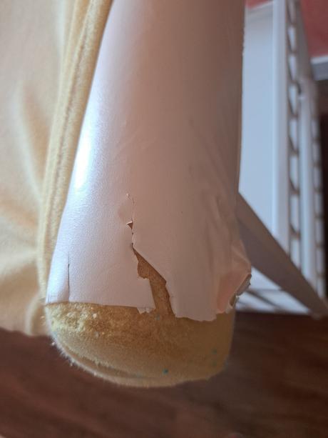 Prebaľovací pult (na kolieskach), 