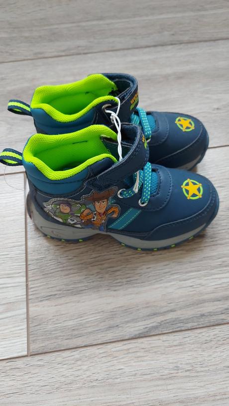 Woody buzz lightyear z ameriky, <17