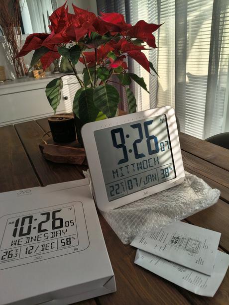 Jvd nové kvalitné hodiny rádiom riadené, 