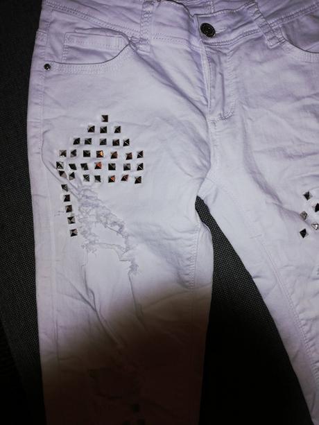 Perfektné biele rifle na leto, m