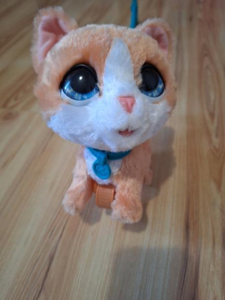 Zvieratko na voditku fur real walkalots, 