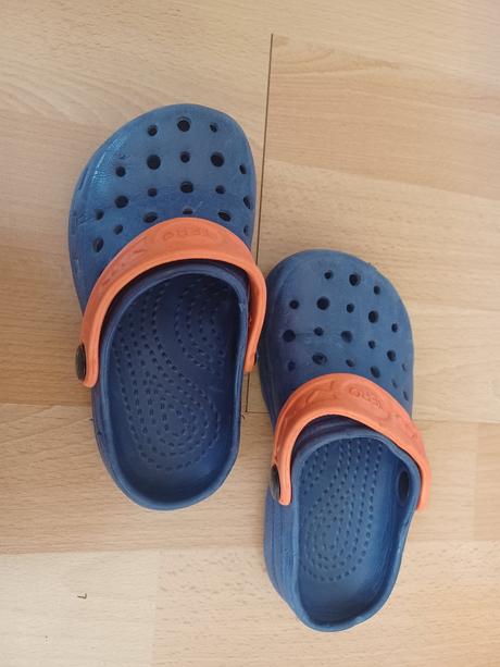 Kroksy, slapky k vode, 25