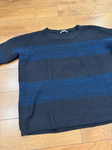 Tmavomodrý pletený sveter s jemným leskom, pepco,m