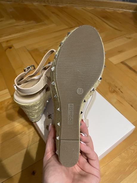 Sandále na platforme, 38