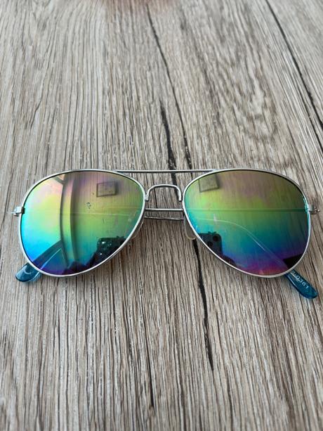 Duhove slnecne okuliare, 