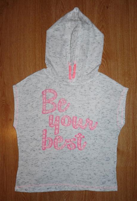 Tricko s kapucou, 146