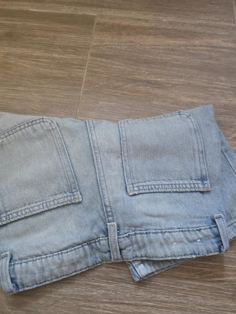 Šortky č.122, zara,122