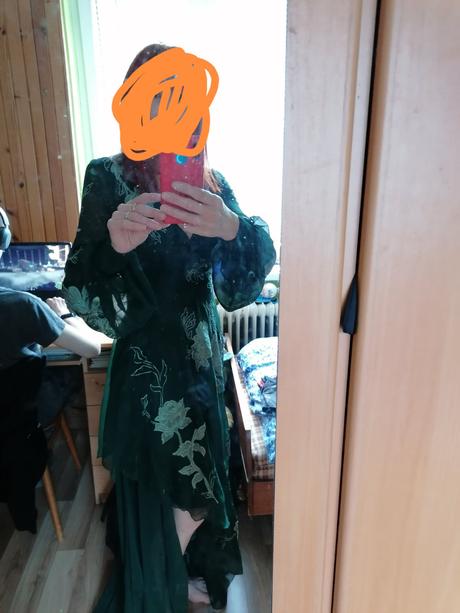 Spoločenské šaty, 36