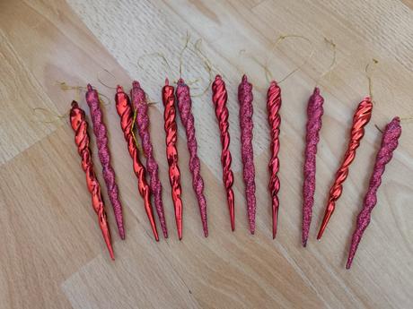 Červené vrtulky na stromček, 