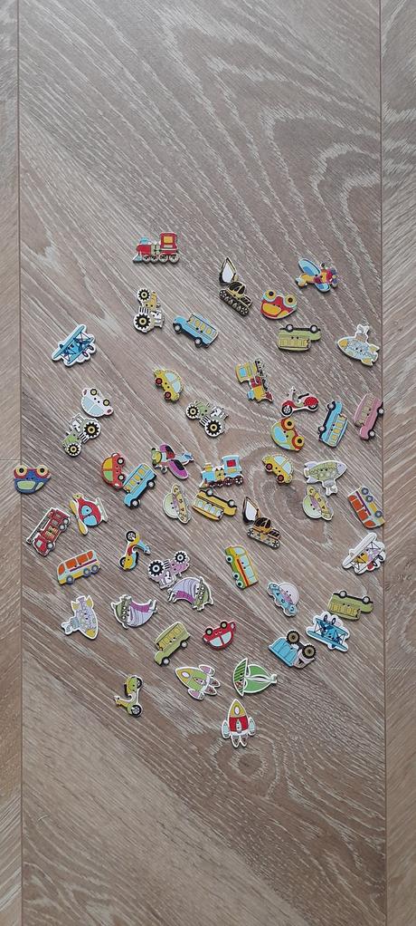 Drevene gombicky zvieratka, domceky, auta, 