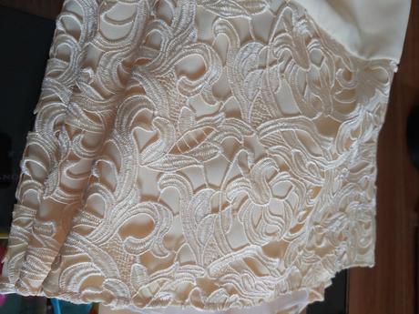 Spolocenske saty, 34