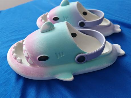Detské sharky 28/29, sedia na nožičku 19 a 20 cm, 29