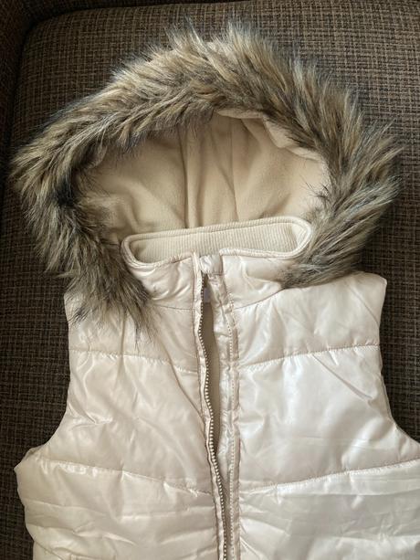 Moderná vesta s kapuckou, f&f,152