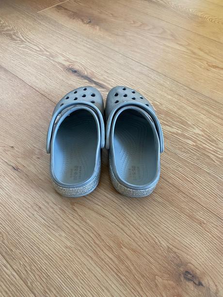 Crocs, crocs,25