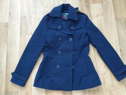 Tmavomodrý kabát, s