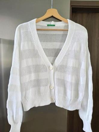 Benetton voľný biely nádherný sveter na gombíky, benetton,m