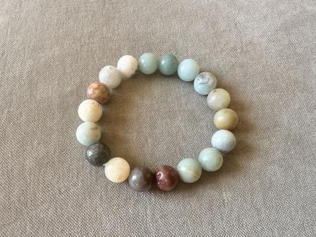 Náramok z prírodného liečivého kameňa,