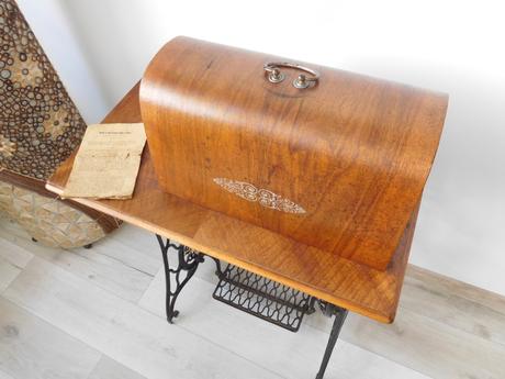 Starožitný šijací stroj značky royal-plne funkčný, 