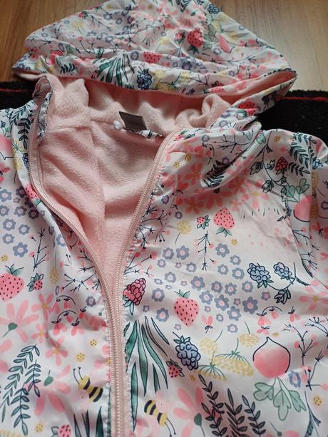 Dievčenská vetrovka, 122