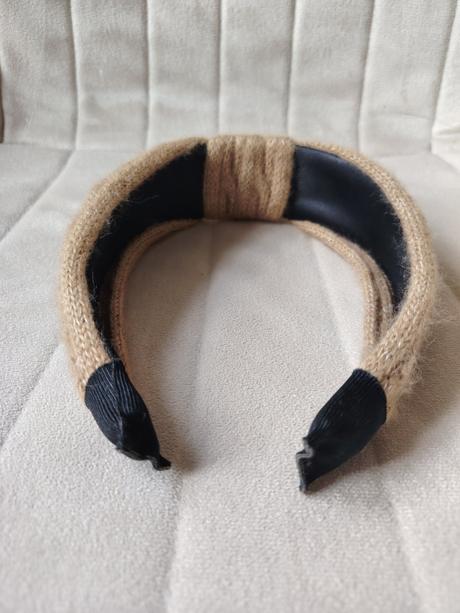 Vlnená bledo hnedá čelenka do vlasov, 