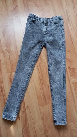 Džínsy, reserved,146